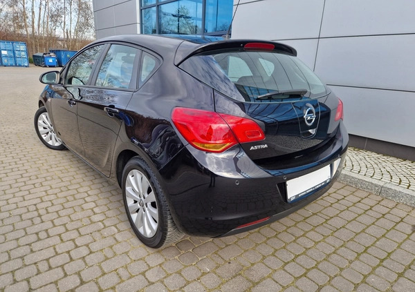 Opel Astra cena 23900 przebieg: 164000, rok produkcji 2010 z Płock małe 326